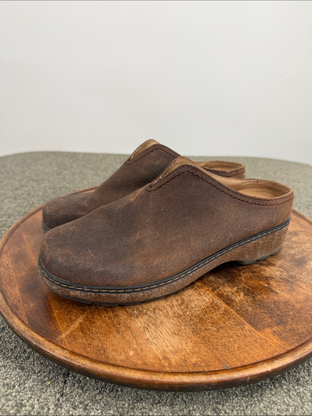 Earth Shoes Wm 9 M Kolia Round Toe Dark Brown Suede Slip-On Casual Clogs Comfort